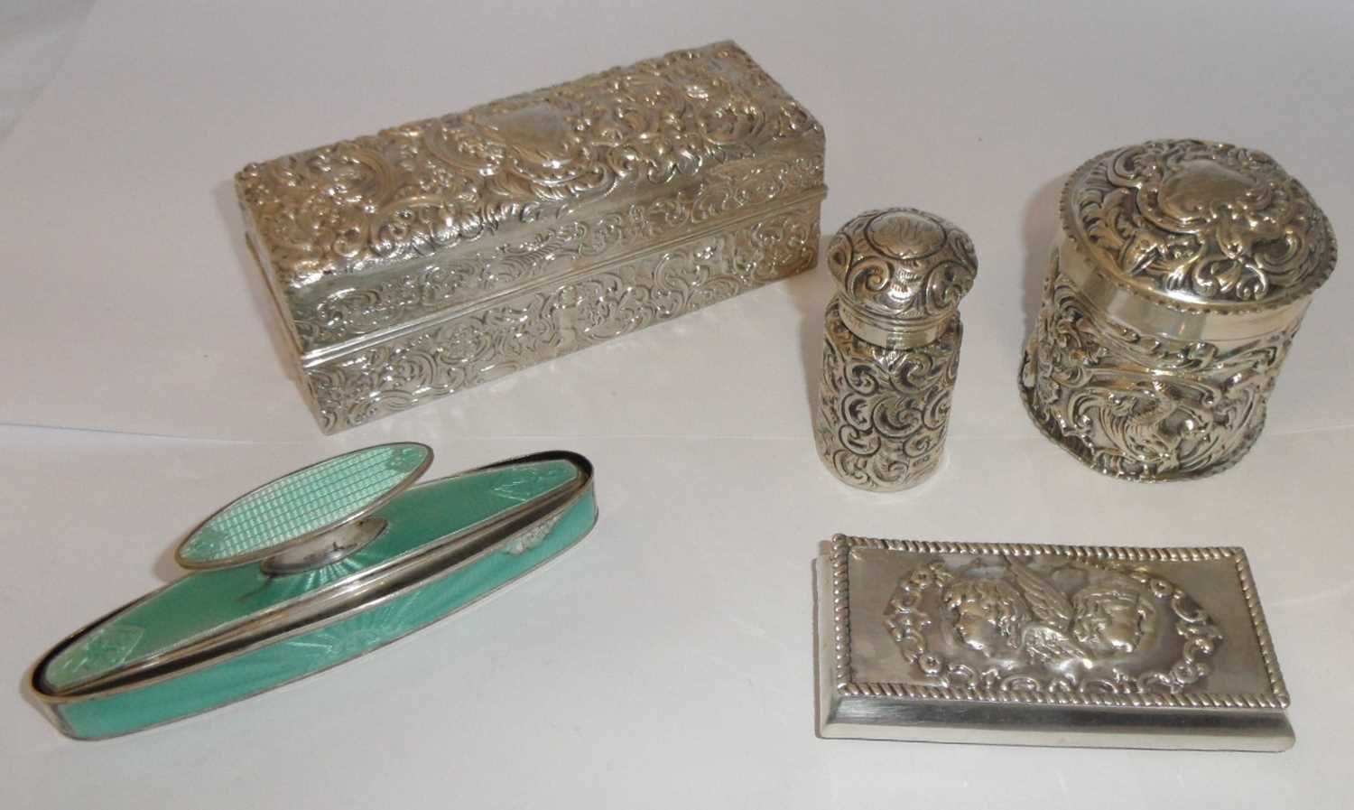 Lot 320 - A VICTORIAN SILVER TRINKET BOX