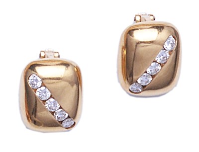 Lot 362 - PAIR OF DIAMOND EARCLIPS