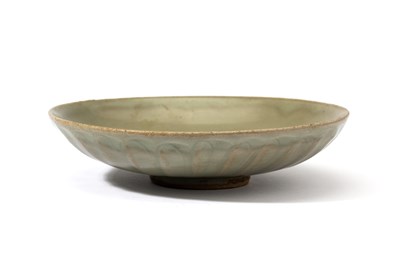 Lot 2 - A LONGQUAN CELADON 'LOTUS' DISH, SONG DYNASTY (1127-1279)