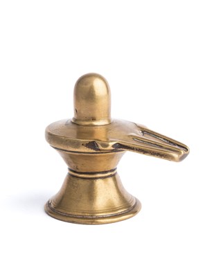 Lot 590 - A SMALL BRASS YONI-LINGAM, DECCAN, INDIA, 18TH/19TH CENTURY