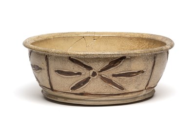 Lot 62 - A LARGE GLAZED STONEWARE BASIN, LY-TRAN DYNASTY, THANH-HOA PROVINCE, VIETNAM, CIRCA 12TH CENTURY