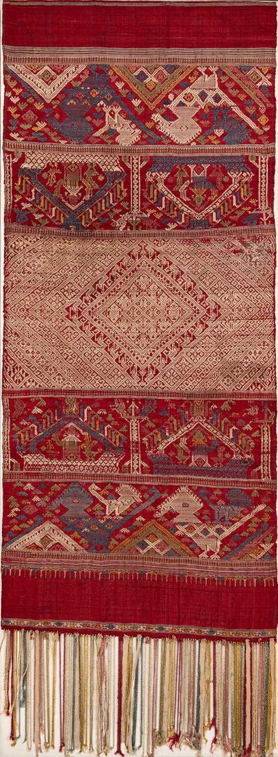 Lot 403 - A WOVEN SILK SASH, LAOS, 19TH/20TH CENTURY
