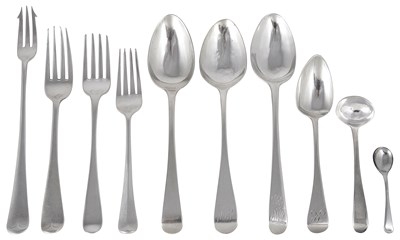 Lot 390 - GEORGIAN SILVER DESSERT SPOONS AND FORKS