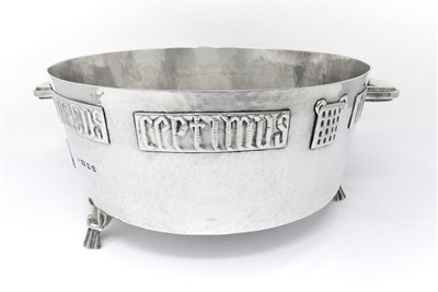 Lot 415 - A LARGE GEORGE V SILVER 'BUSHEL' BOWL