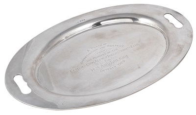 Lot 417 - A GEORGE V SILVER TRAY