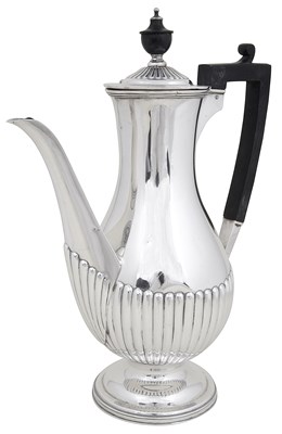 Lot 431 - A GEORGE V SILVER COFFEE POT