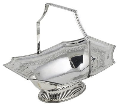 Lot 452 - AN IRISH GEORGE III SILVER BASKET