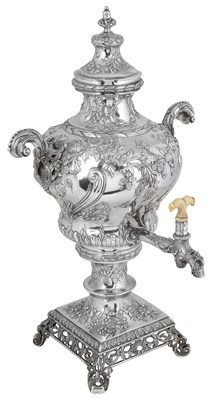 Lot 460 - ËœA GEORGE III SILVER TEA URN