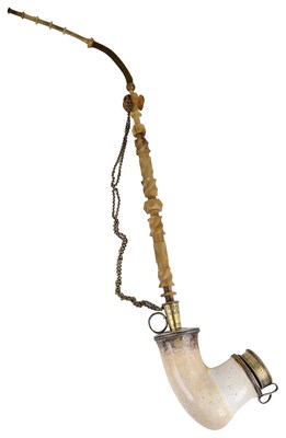 Lot 480 - A GEORGE III SILVER-GILT-MOUNTED MEERSCHAUM PIPE