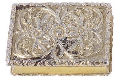 Lot 492 - A GEORGE IV SILVER-GILT VINAIGRETTE