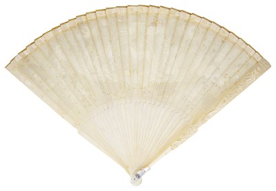 Lot 510 - ËœAN IVORY BRISE FAN