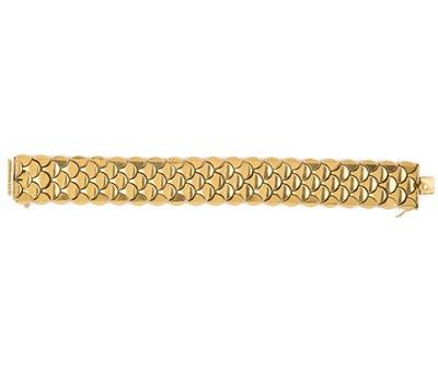Lot 572 - FISH SCALE BRACELET