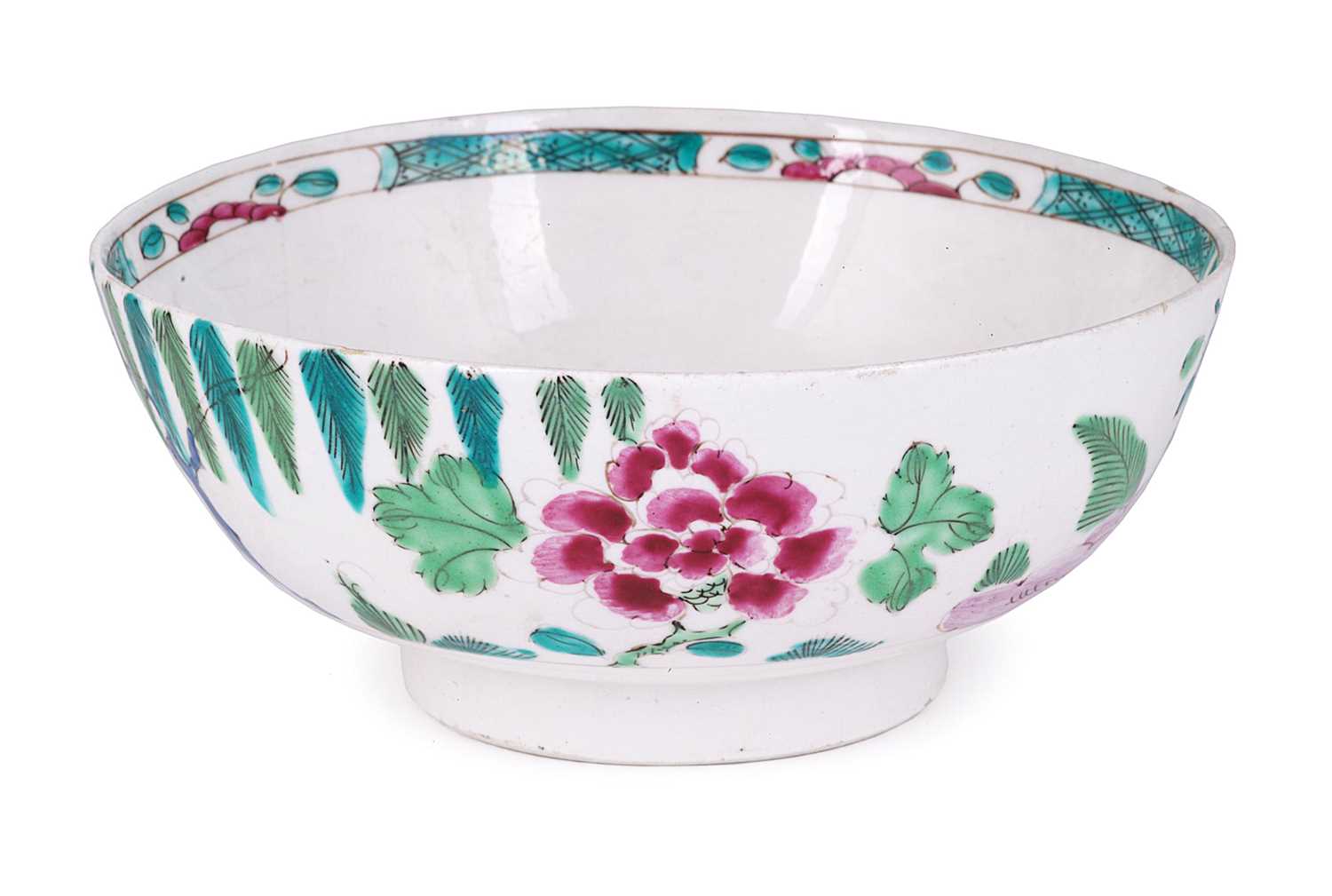 Lot 39 - A BOW SLOP BOWL