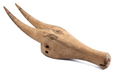 Lot 654 - A CARVED WOOD BUFFALO HEAD, KERALA, SOUTHERN INDIA, CIRCA 19TH CENTURY