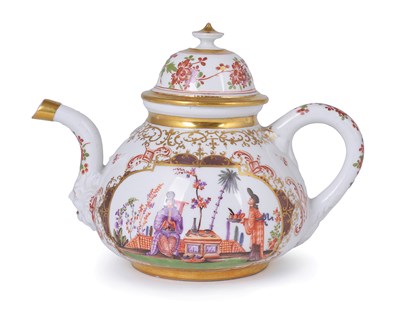 Lot 11 - â€¡A MEISSEN PORCELAIN CHINOISERIE TEAPOT AND COVER