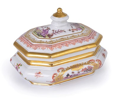 Lot 12 - â€¡A MEISSEN PORCELAIN SUGAR BOX AND COVER