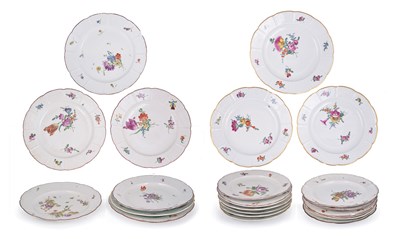 Lot 22 - A SET OF ELEVEN LUDWIGSBURG PLATES