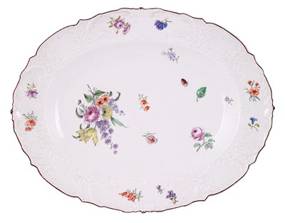 Lot 34 - A LARGE CHELSEA OVAL DISH