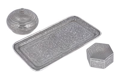 Lot 115 - A SILVER TRAY AND TWO BOXES AND COVERS