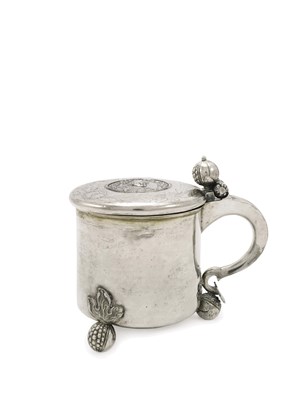 Lot 142 - A CONTINENTAL PARCEL-GILT SILVER TANKARD