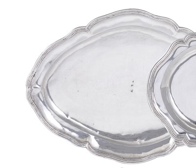 Lot 143 - A HISPANIC SILVER MEAT DISH