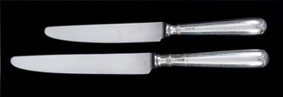 Lot 192 - A SET OF SIX OLD ENGLISH PATTERN TABLE KNIVES AND SIX DESSERT KNIVES