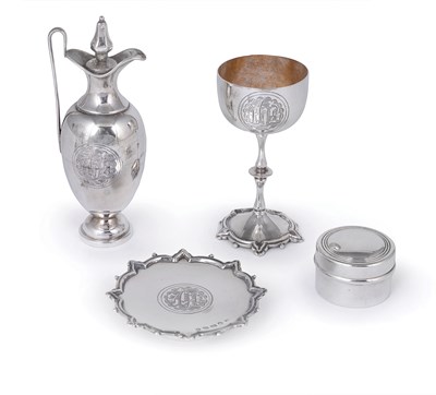 Lot 223 - A VICTORIAN SILVER THREE-PIECE TRAVELLING COMMUNION SET