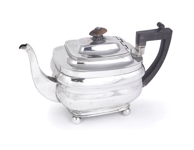 Lot 242 - A GEORGE III SILVER TEAPOT