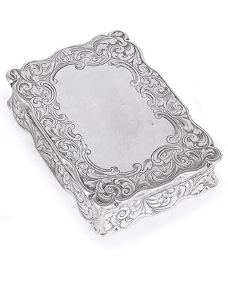 Lot 268 - A VICTORIAN SILVER SNUFF BOX