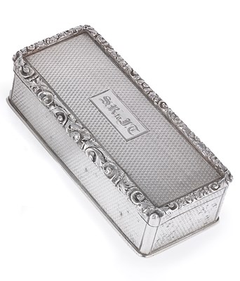 Lot 269 - A WILLIAM IV SILVER SNUFF BOX