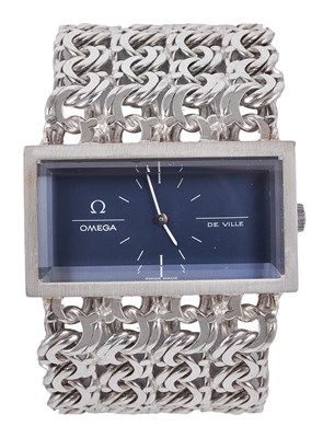 Lot 278 - OMEGA, 'DE VILLEr ' REF. 8270: A GENTLEMAN'S SILVER BRACELET WATCH