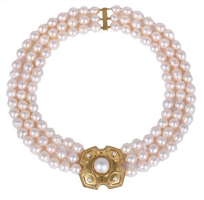 Lot 295 - 18 CARAT GOLD AND CULTURED PEARL NECKLACE