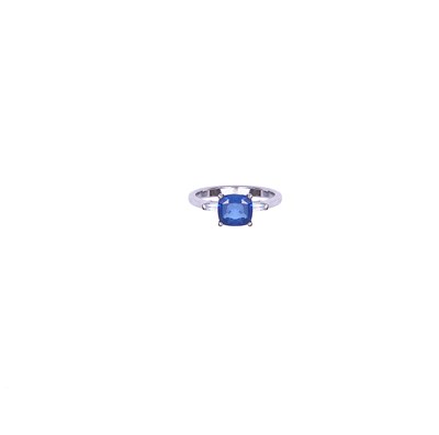 Lot 324 - SAPPHIRE AND DIAMOND RING