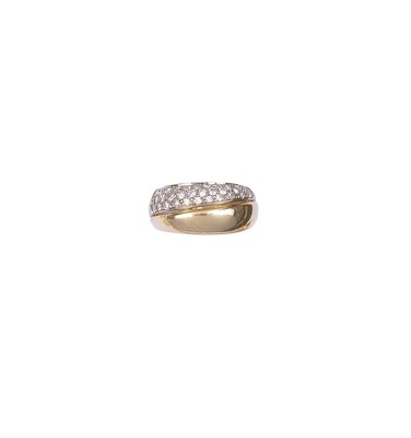 Lot 338 - DIAMOND RING