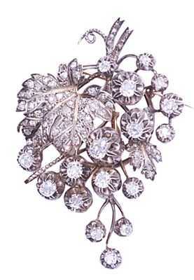 Lot 345 - DIAMOND SPRAY BROOCH