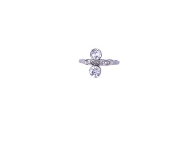 Lot 347 - DIAMOND RING