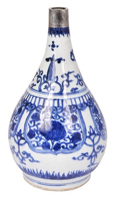 Lot 53 - A CHINESE PORCELAIN BLUE AND WHITE BOTTLE VASE, KANGXI