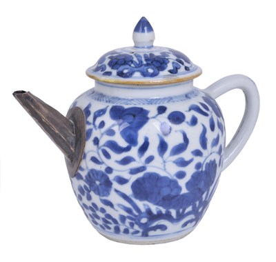 Lot 61 - A CHINESE PORCELAIN BLUE AND WHITE TEAPOT AND COVER, KANGXI