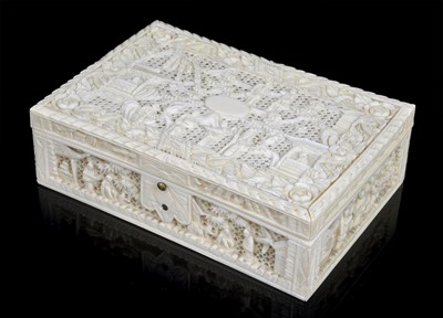 Lot 79 - A CHINESE IVORY BOX