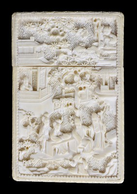 Lot 85 - A CHINESE IVORY CARD CASE AND COVER