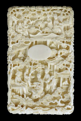 Lot 86 - A CHINESE IVORY CARD CASE