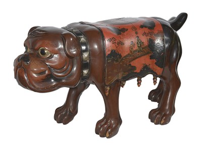 Lot 93 - A LARGE LACQUERED WOOD SEAT MODELLED AS A BULLDOG