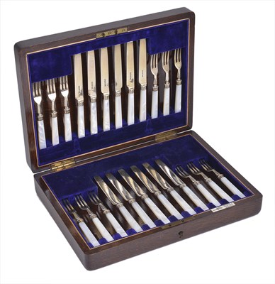 Lot 148 - A GEORGE V SET OF TWELVE DESSERT KNIVES AND TWELVE FORKS