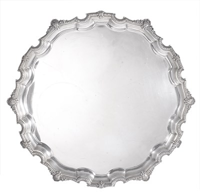 Lot 189 - A SILVER SALVER