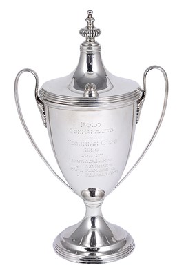 Lot 194 - A GEORGE V SILVER TROPHY CUP AND COVER