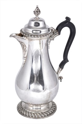 Lot 195 - A GEORGE V SILVER HOT WATER JUG