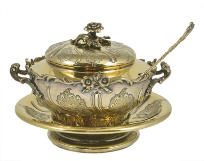 Lot 221 - A WILLIAM IV SILVER-GILT PRESERVE DISH, COVER AND STAND