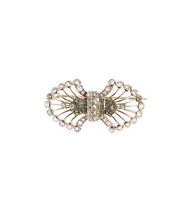 Lot 372 - DIAMOND BROOCH