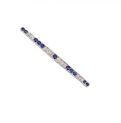 Lot 375 - SAPPHIRE AND DIAMOND BAR BROOCH