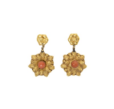 Lot 313 - PAIR OF CORAL PENDENT EARRINGS